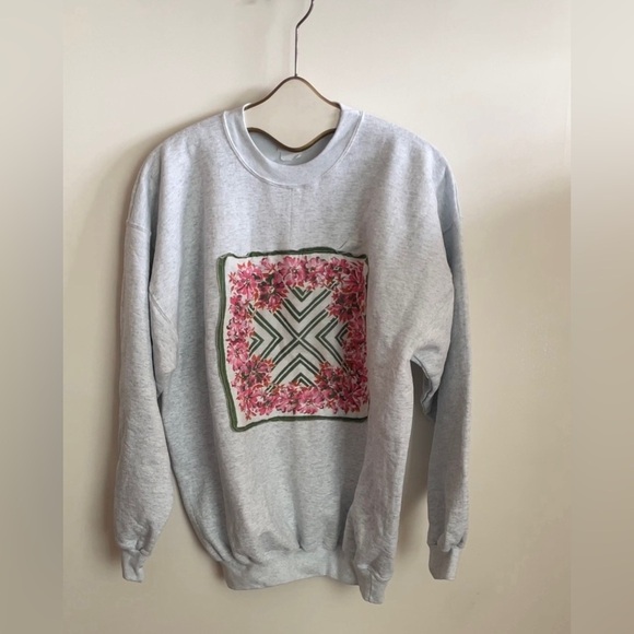Vintage Tops - Vintage light Gray Xl sweatshirt upcycled with vintage green pink hanky unisex